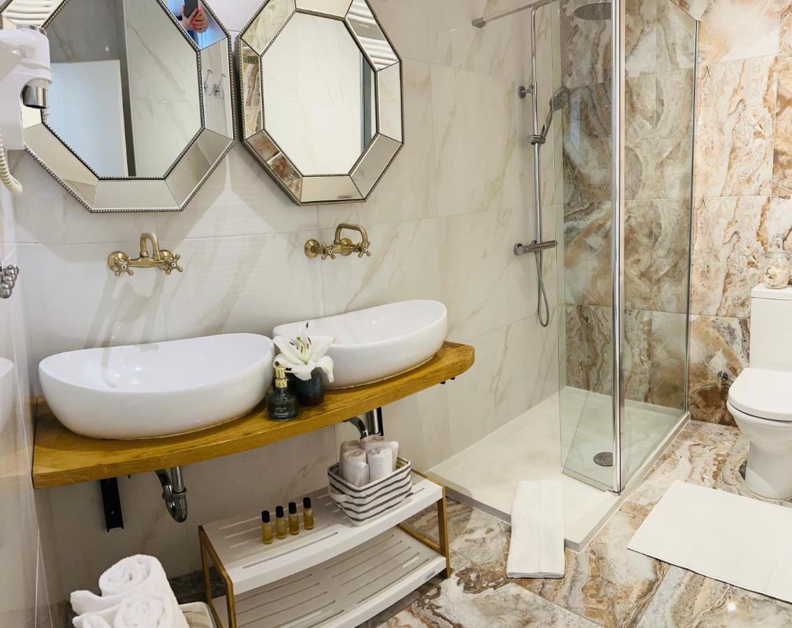 La Dolce Vita Luxury Apartments With Best Free Private Parking In City Center Póla Kültér fotó